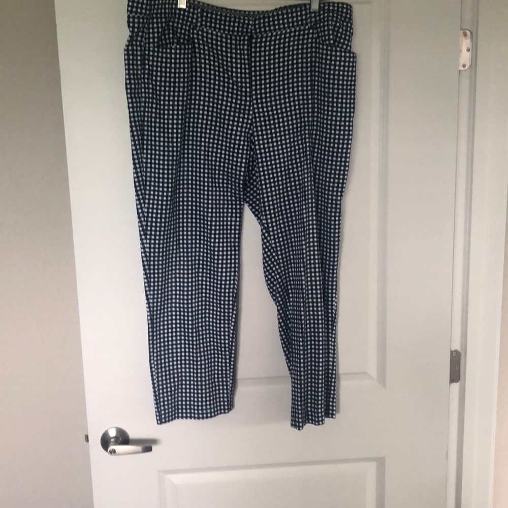 Pants with pocket
